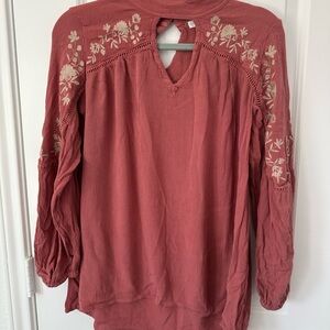 Coco + Jameson Embroidered Embroidered Floral Top